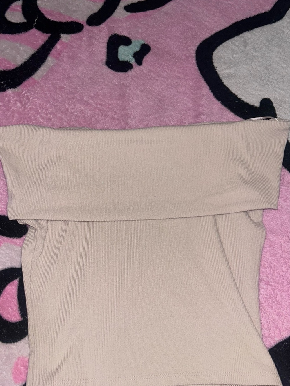 Beige Off-Shoulder Twist Ribbed Crop Top - Picture 2 of 3